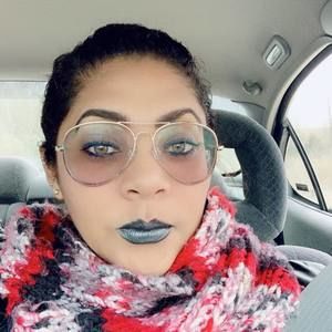 Meet your Posher, Sheyla